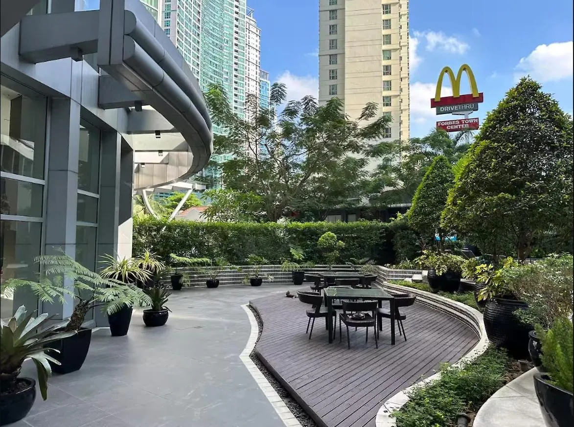 2Br In Central Bgc Manila Philippinen