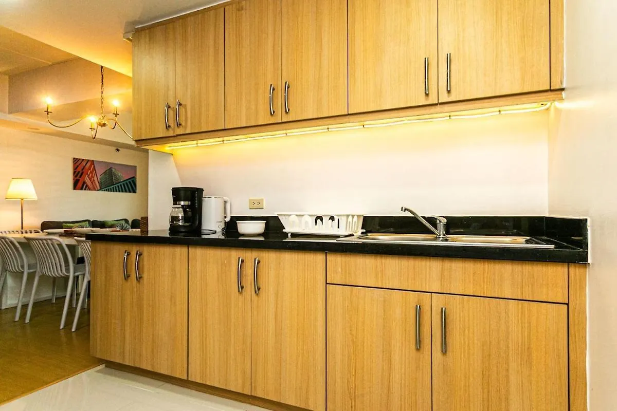 2Br In Central Bgc Manila 0*,