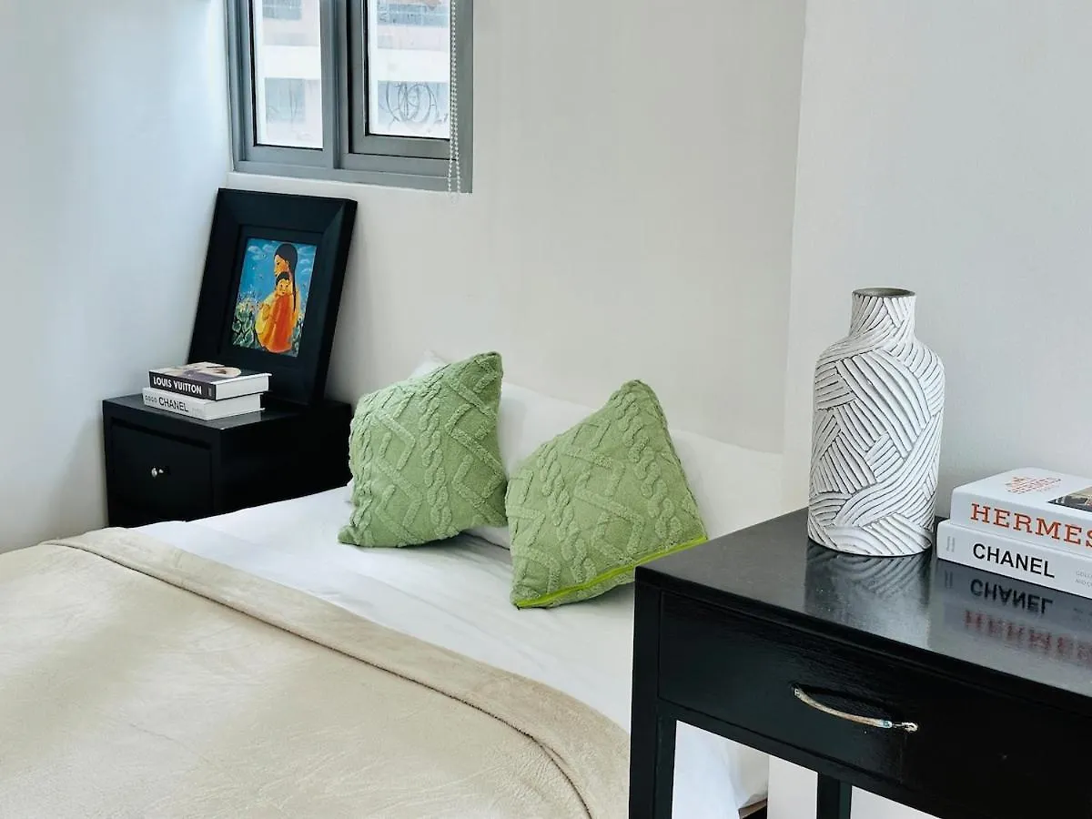 2Br In Central Bgc Manila Apartment