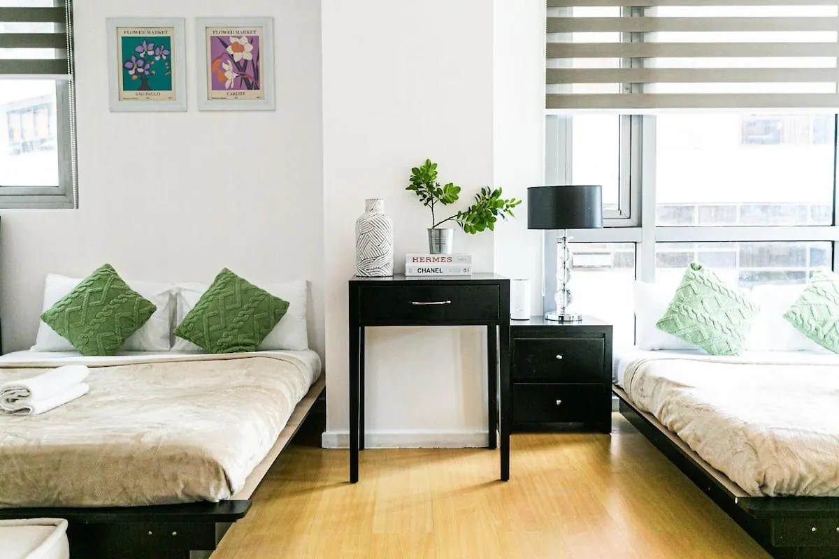2Br In Central Bgc Manila Philippinen